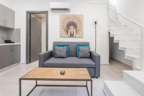 Oculus Irakleous Apt 4